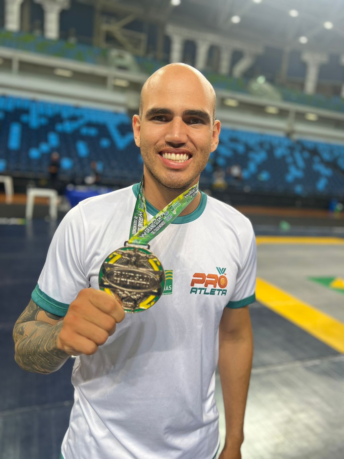 Bolsista do programa de fomento ao esporte de alto rendimento do Governo de Goiás, Fernando Manresa levou bronze na categoria até 87 kg